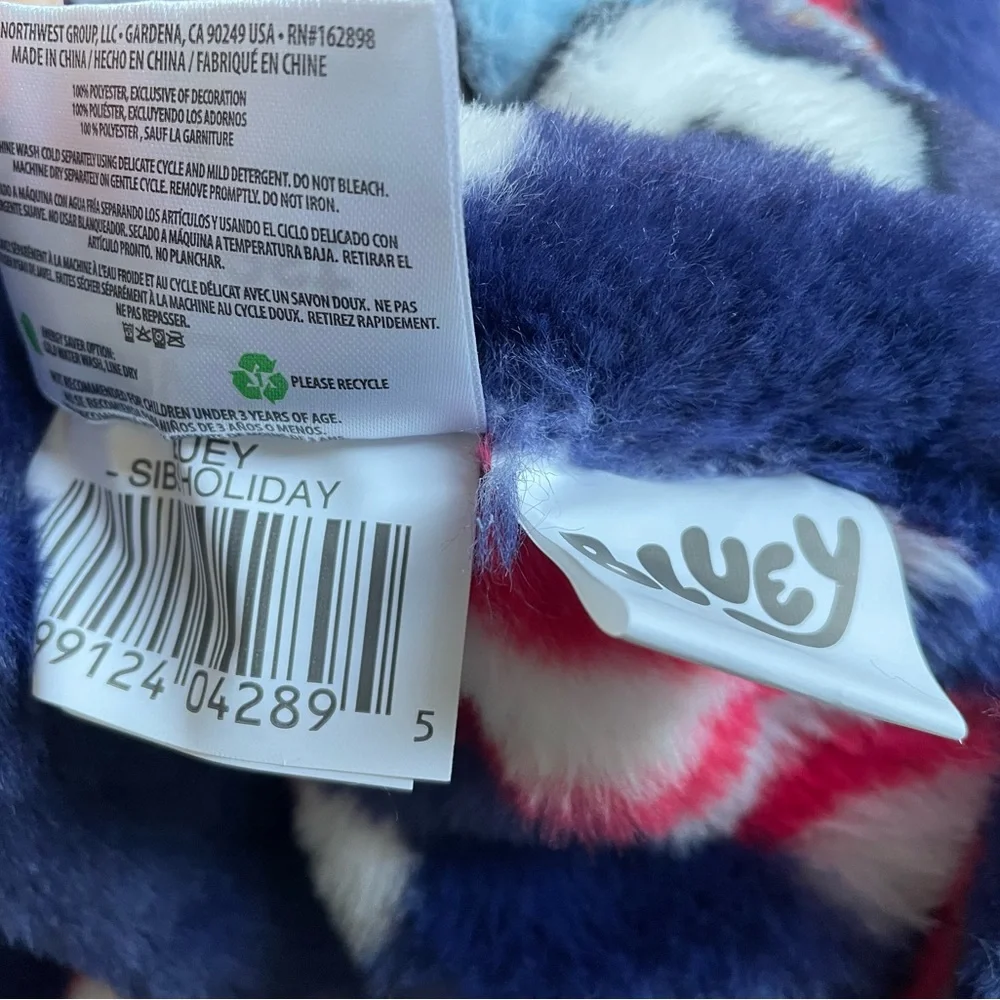 Bluey Holiday Print Throw Blanket Faux Fur Fleece Warm Winter Cozy Siblings NEW